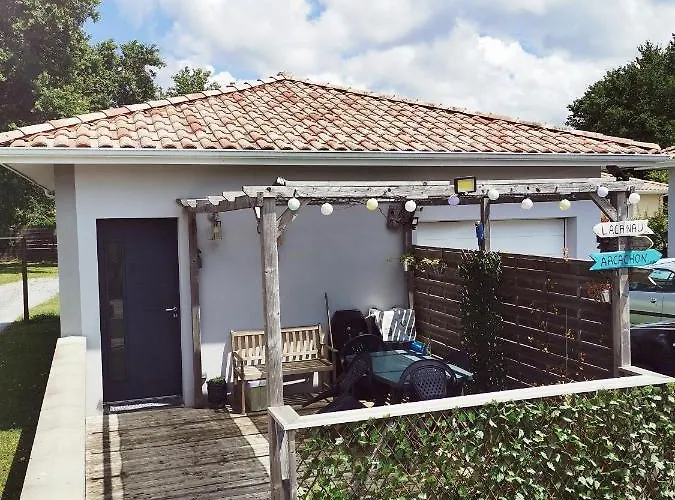 Le Porge Beach House - 4 People